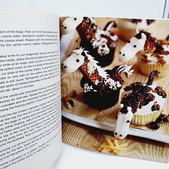 Hello Cupcake Cookbook Playful Creations Anyone Can Make 2008 Tack Richardson SC - Picture 7 of 7